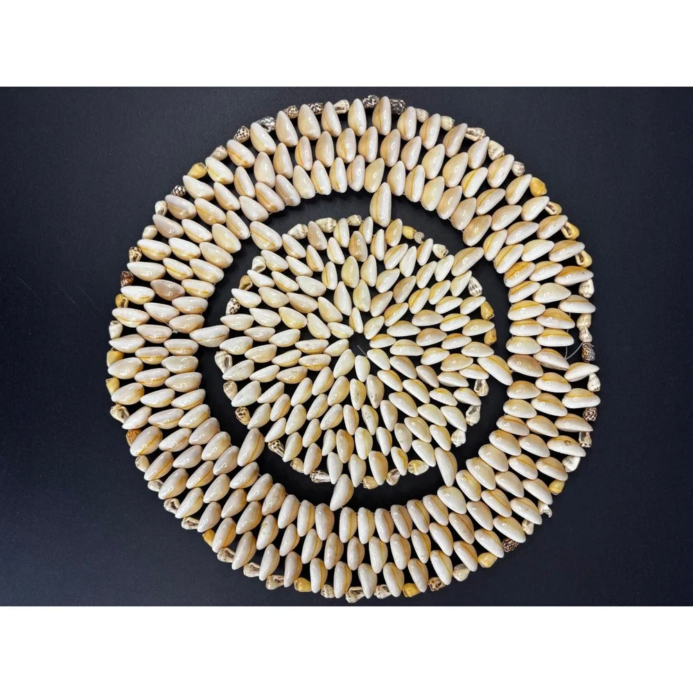 Set of 2 Vintage Cowrie Shell Round Placemats Trivets Coastal Boho Decor 8.5